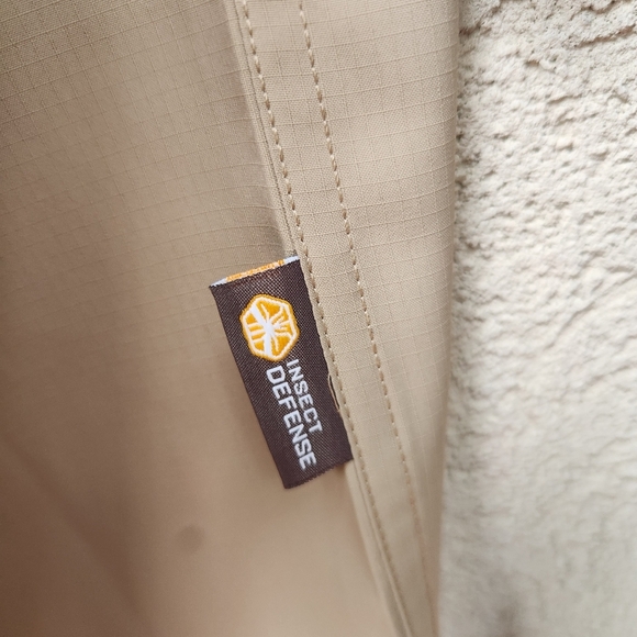 New Cabela's Shirt Men's Medium Beige Insect Defense UV Protection Caped Back - Picture 10 of 16